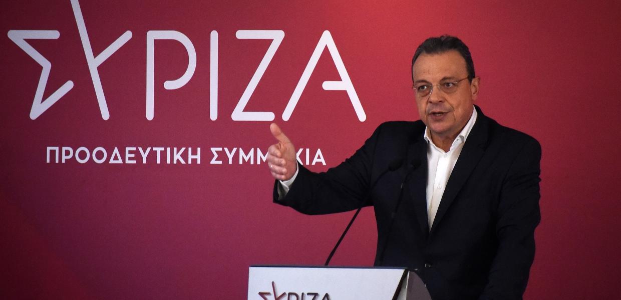 Ο πρόεδρος του ΣΥΡΙΖΑ Σωκράτης Φάμελλος στο βήμα της ΚΕ, Ιανουάριος 2025