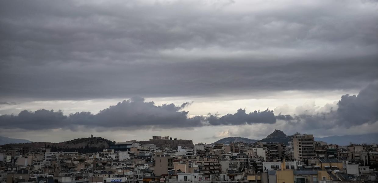 Συννεφιά πάνω από την Αθήνα
