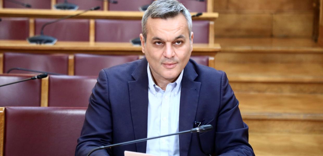 Ο Χάρης Μαμουλάκης