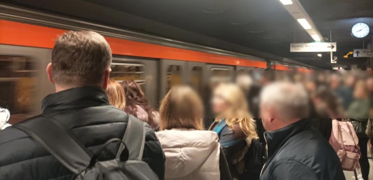 Βλάβη συρμού και συνωστισμός στο σταθμό Μοναστηράκι, 04-01-2024