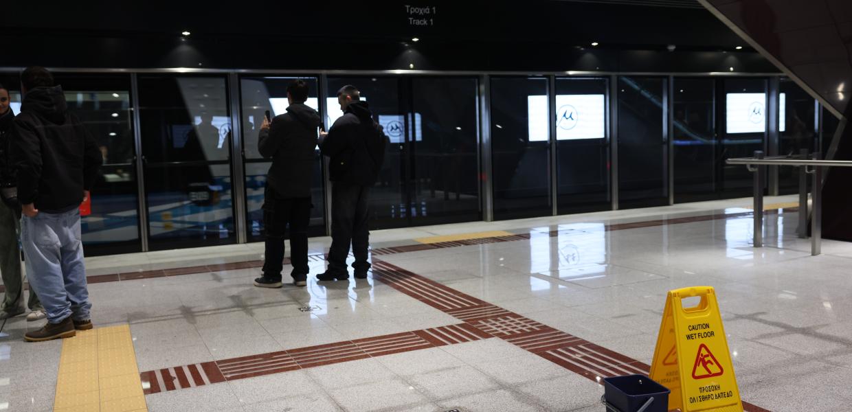 Κόσμος στο Μετρό Θεσσαλονίκης