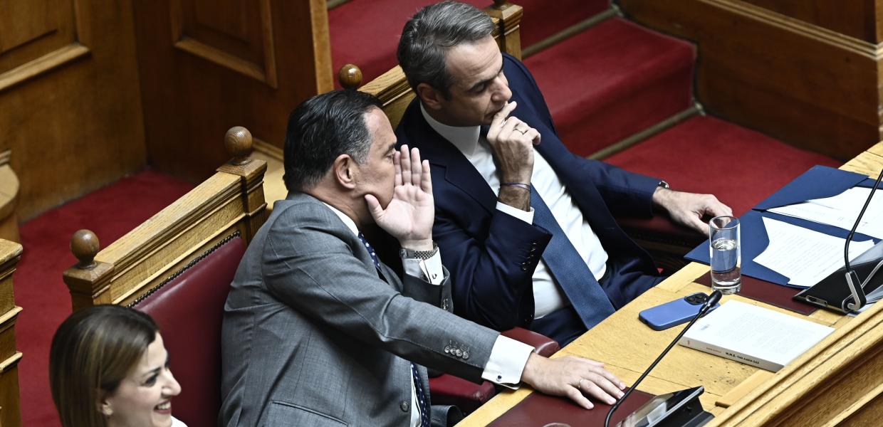 Κυριάκος Μητσοτάκης και Άδωνις Γεωργιάδης στη Βουλή