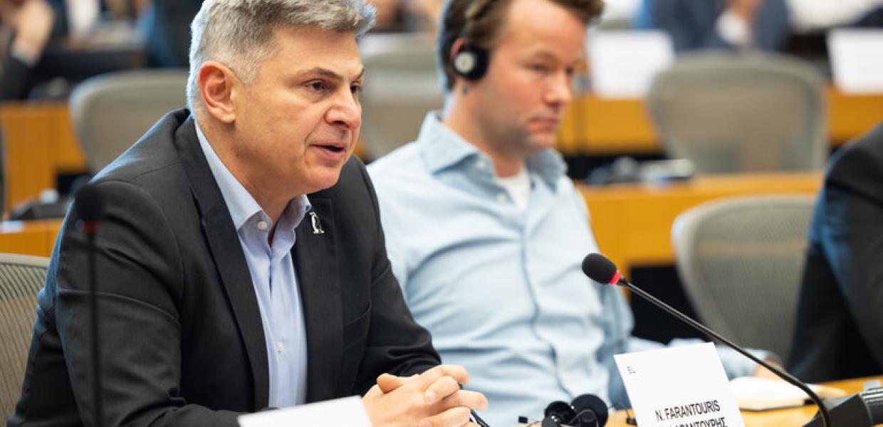 Νικόλας Φαραντούρης 