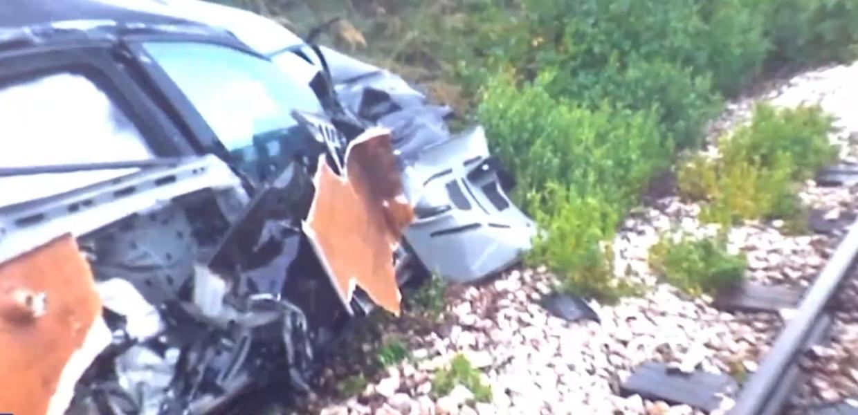 Το αυτοκίνητο που συγκρούστηκε με τρένο στην Πάτρα