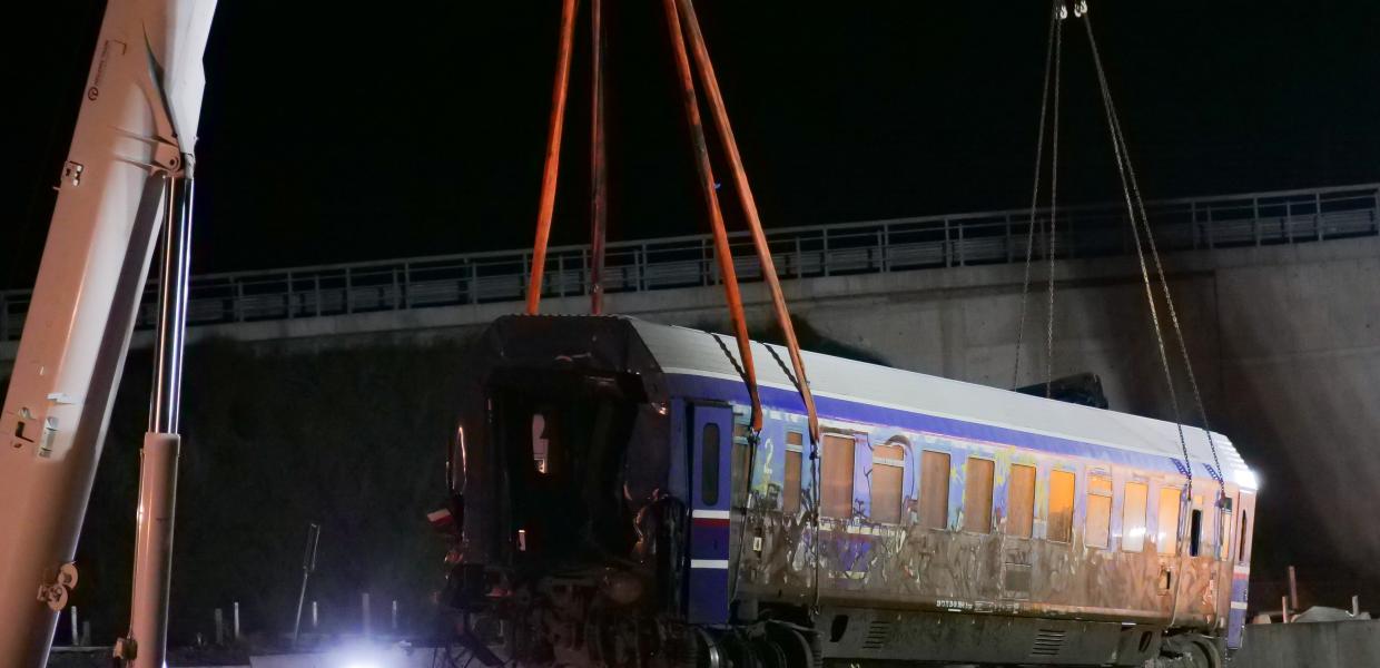 Βαγόνι του τρένου που συγκρούστηκε στα Τέμπη