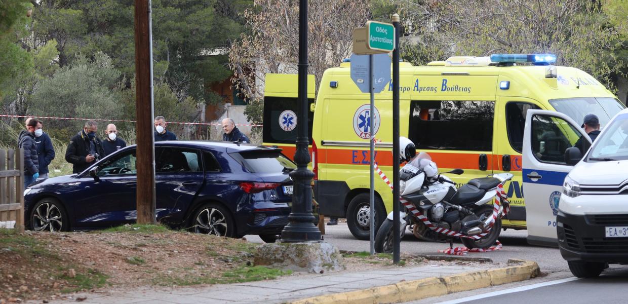Αστυνομία και ασθενοφόρο στο σημείο της μαφιόζικης εκτέλεσης στους Θρακομακδεονές