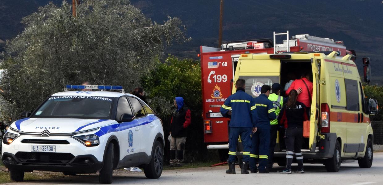 Περιπολικό, ασθενοφόρο και όχημα της πυροσβεστικής