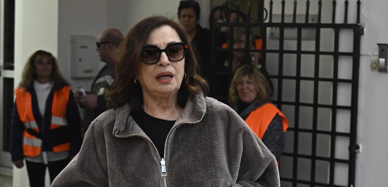 Η Χάρις Αλεξίου