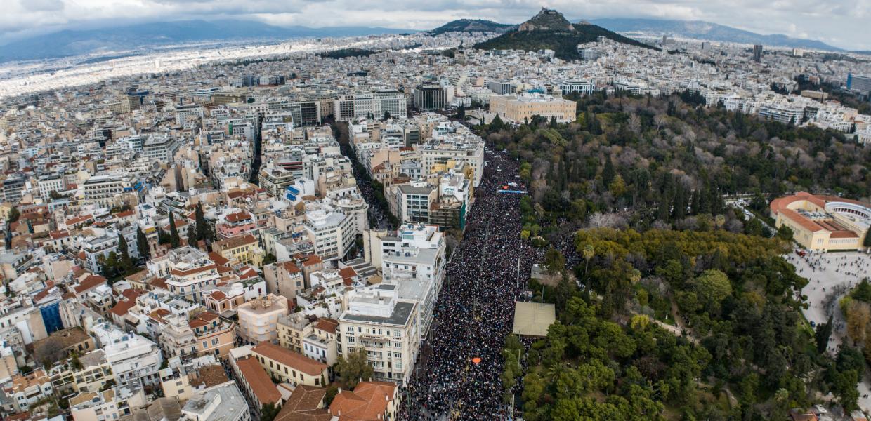 Τέμπη Σύνταγμα - Διεθνή μέσα