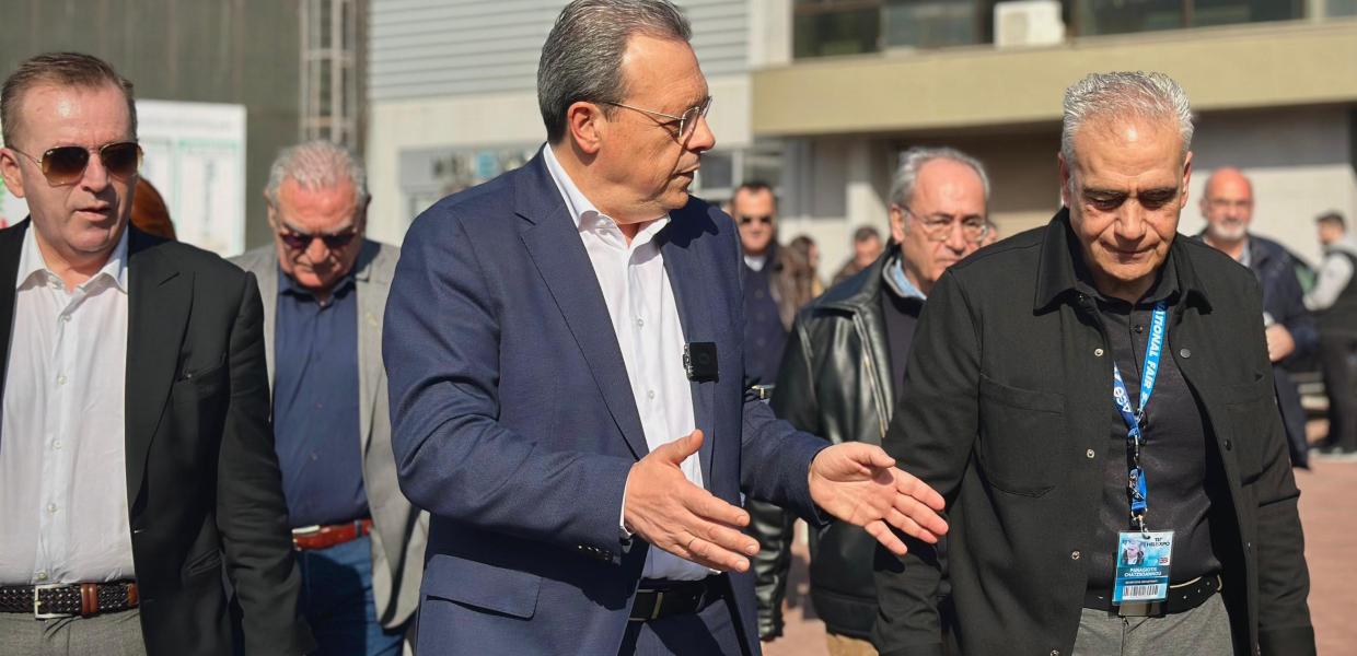 Επίσκεψη του Σωκράτη Φάμελλου στην έκθεση Zootechnia