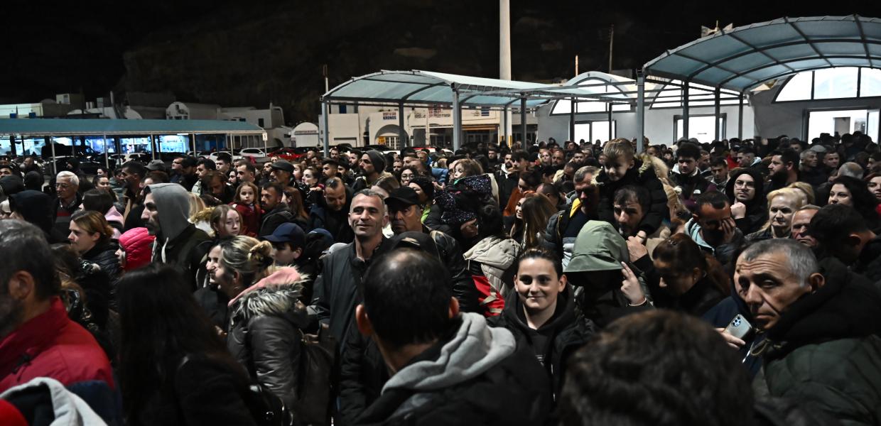 ΣΑΝΤΟΡΙΝΗ ΠΛΟΙΟ ΟΥΡΕΣ