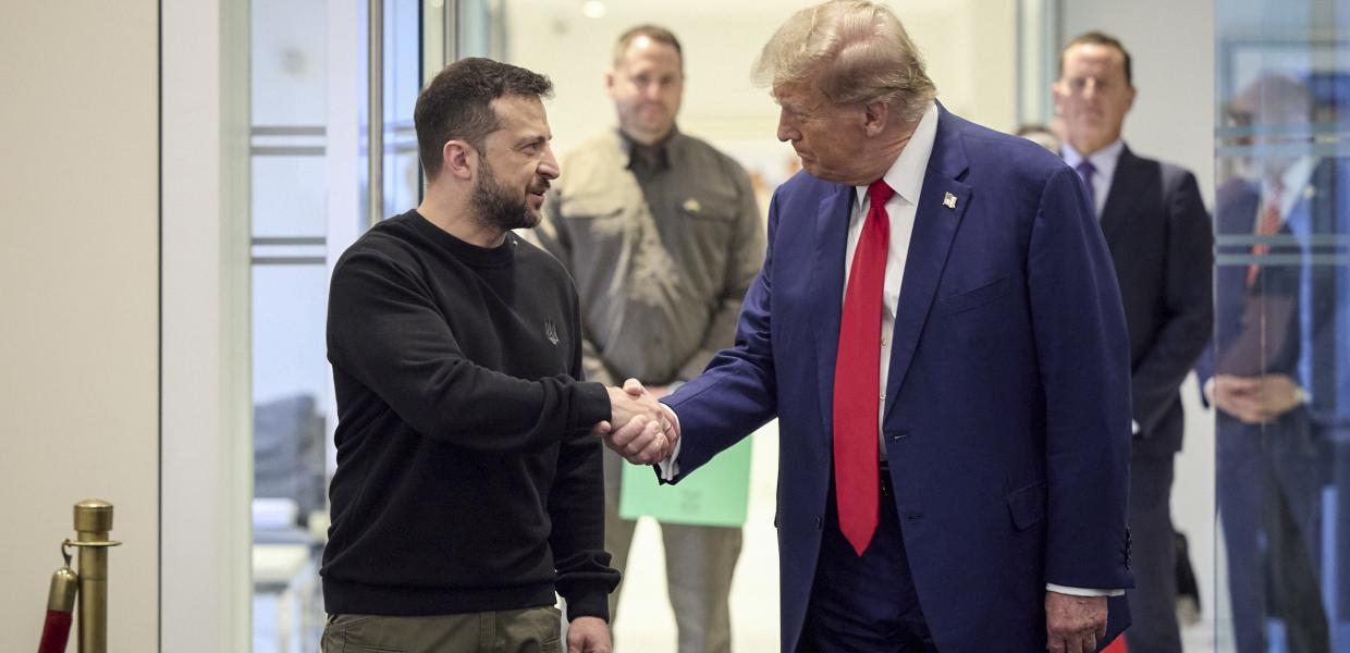 Ο Ντόναλντ Τραμπ με τον Βολοντίμιρ Ζελένσκι