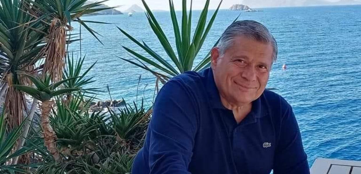Ο Βασίλης Κατσαφάδος