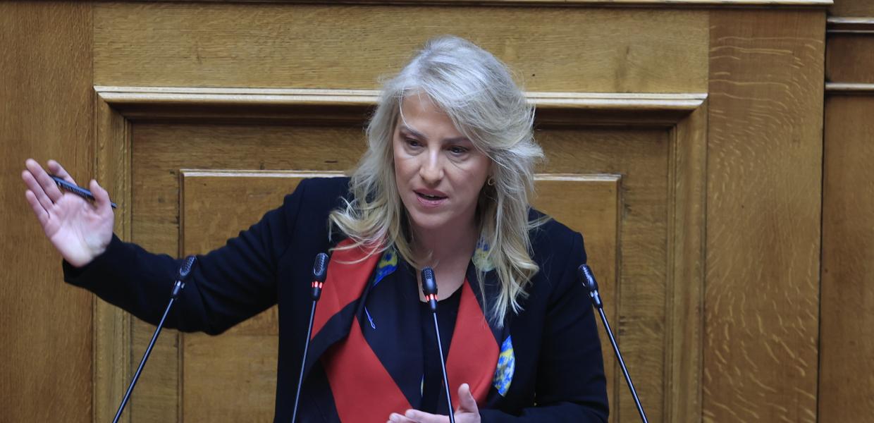ΡΕΝΑ ΔΟΥΡΟΥ