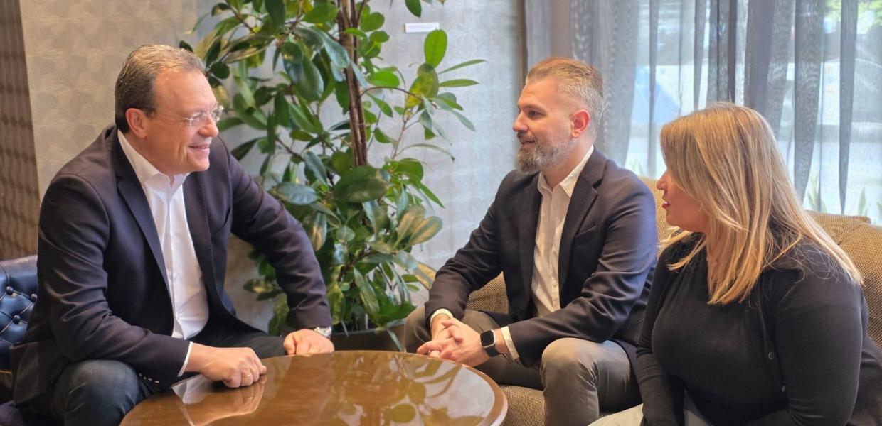 Ο Μανώλης Φάμελλος με τον Δημήτρη Μελίδη και την Μαριζέτα Αντωνοπούλου