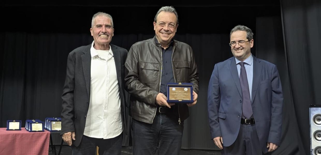 Ο Σωκράτης Φάμελλος σε βράβευση