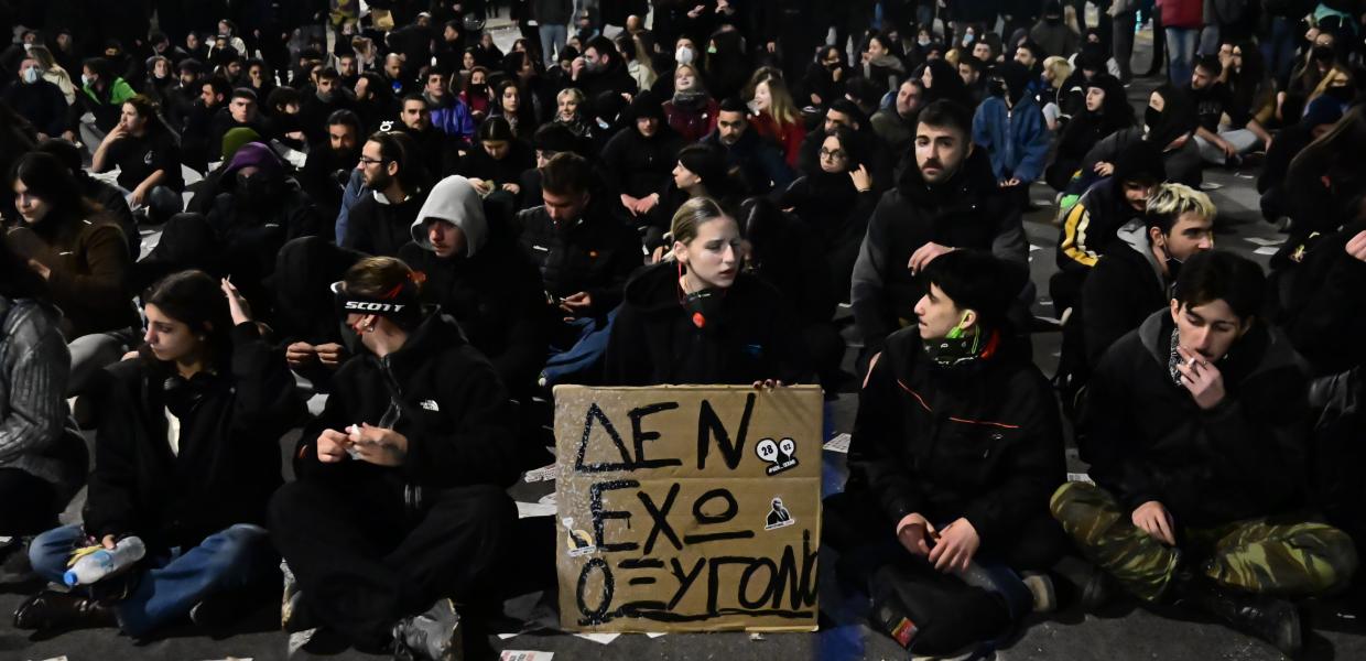 Κόσμος στο Σύνταγμα
