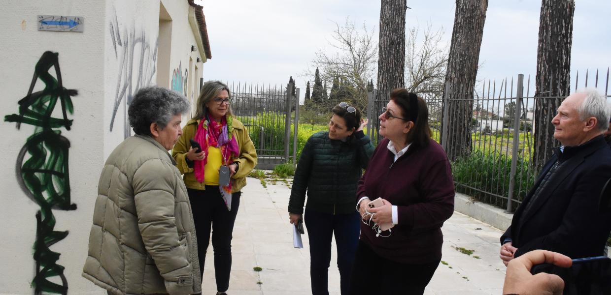 Μενδώνη