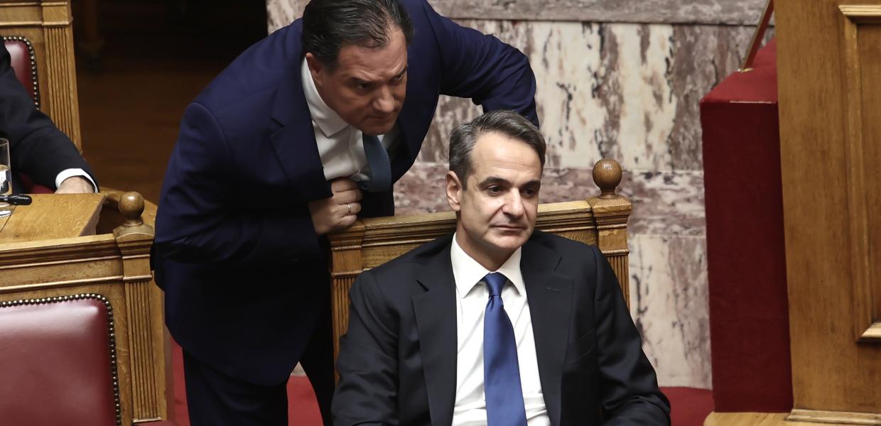 Άδωνις Γεωργιάδης και Κυριάκος Μητσοτάκης στη Βουλή