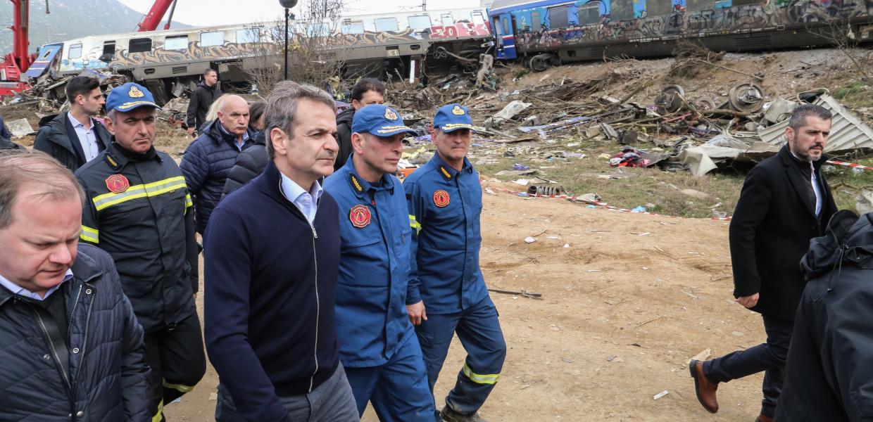 Κυριάκος Μητσοτάκης Κώστας Καραμανλής Τέμπη