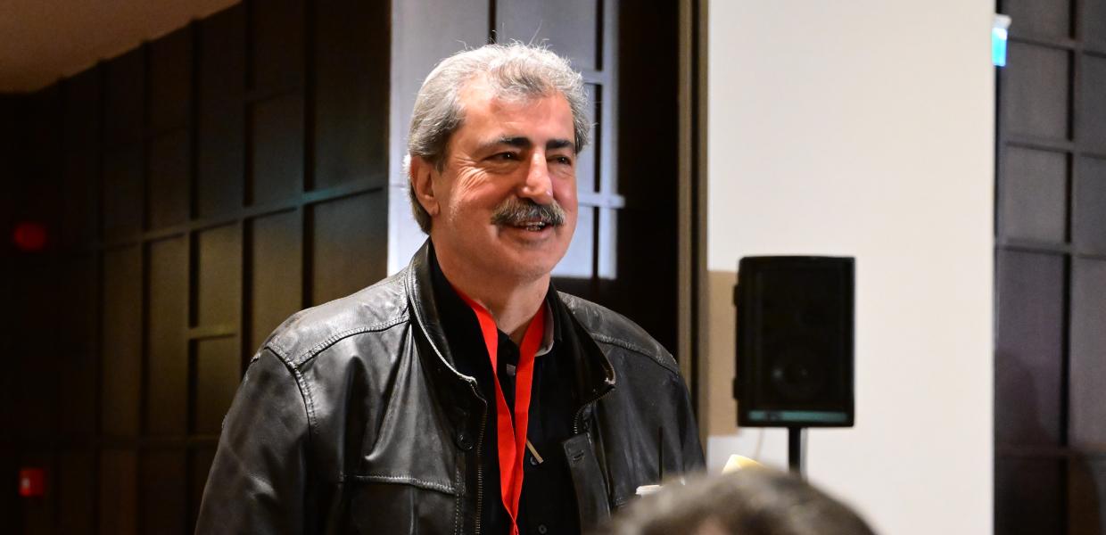 Ο Παύλος Πολάκης καθώς φτάνει στην Κεντρική Επιτροπή του ΣΥΡΙΖΑ-ΠΣ