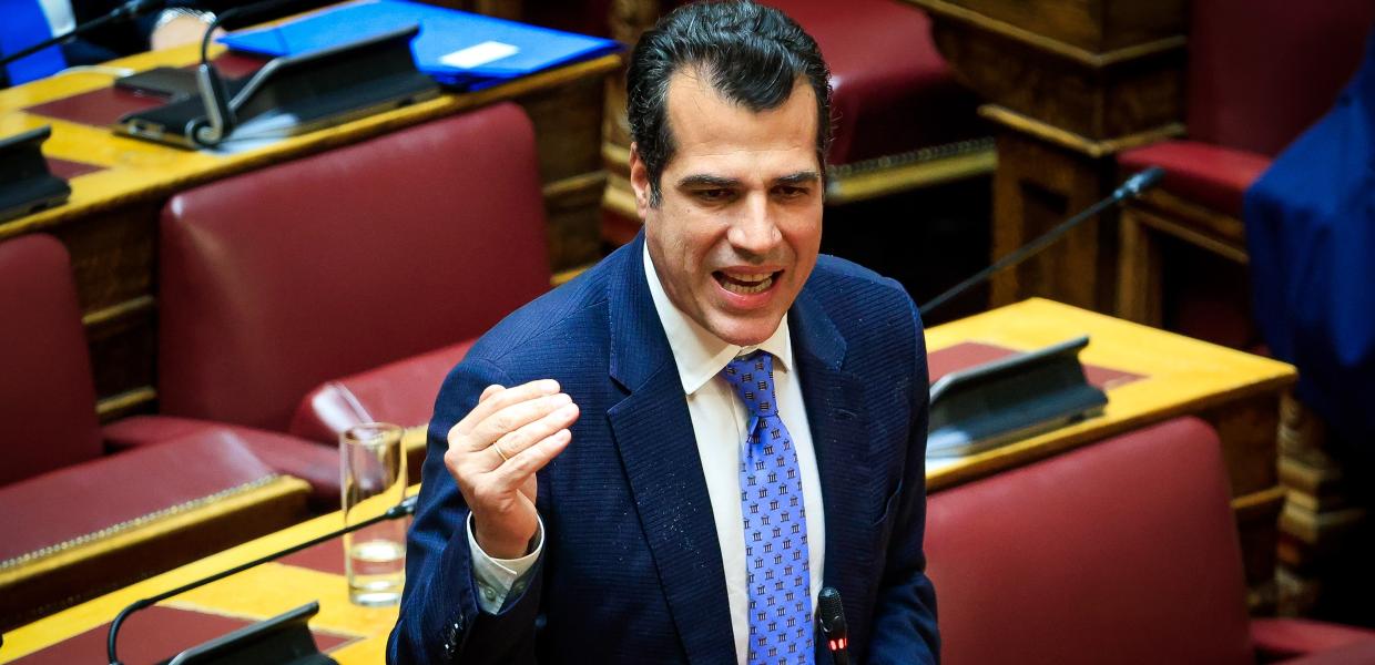 Ο Θάνος Πλεύρης στη Βουλή