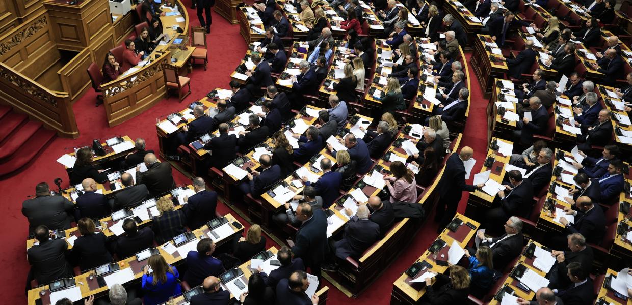 Βουλευτές στα έδρανα