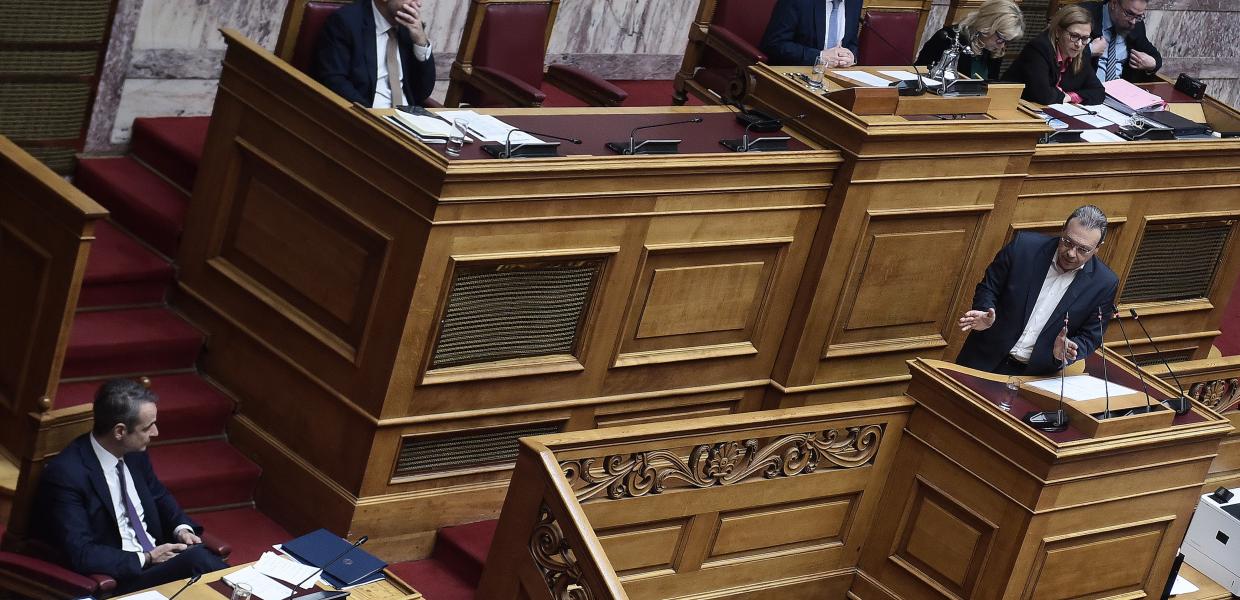 Σωκράτης Φάμελλος και Κυριάκος Μητσοτάκης στη Βουλή