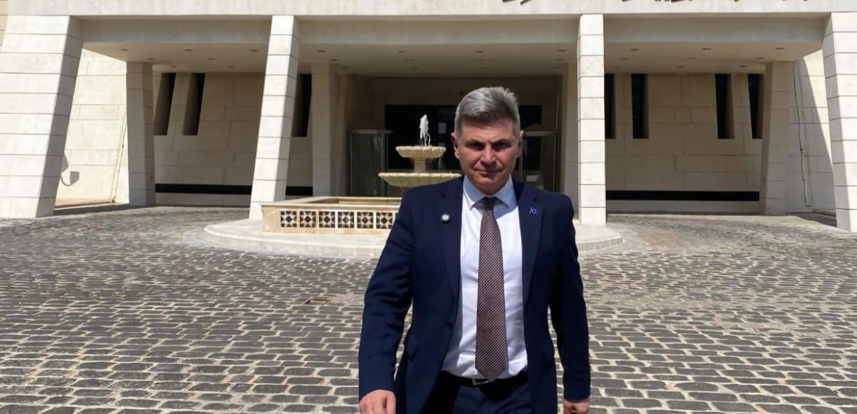 Φαραντούρης