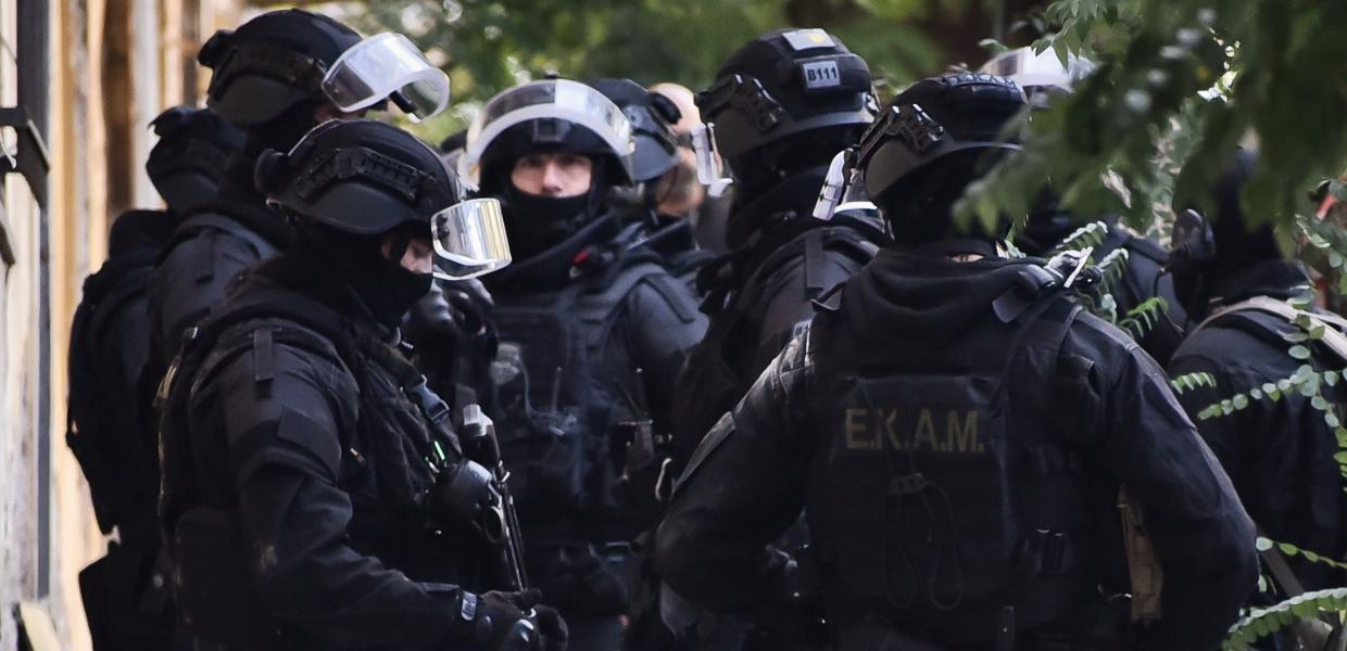 Άνδρες των ΕΚΑΜ