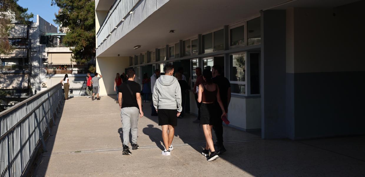 Μαθητές σε λύκειο