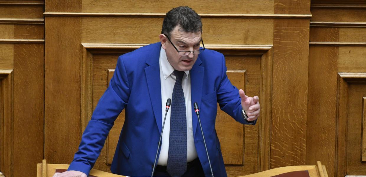 Ο Νίκος Παπαδόπουλος στη Βουλή