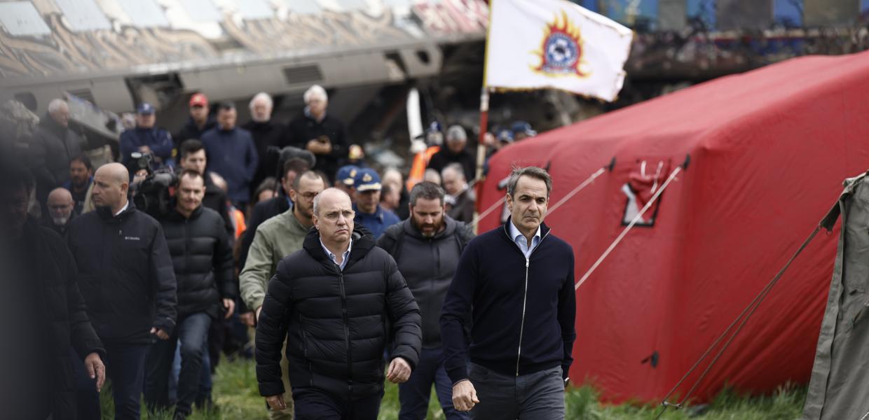 Ο Κυριάκος Μητσοτάκης στα Τέμπη
