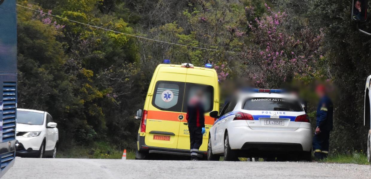 Αστυνομία και ΕΚΑΒ σε σημείο τροχαίου