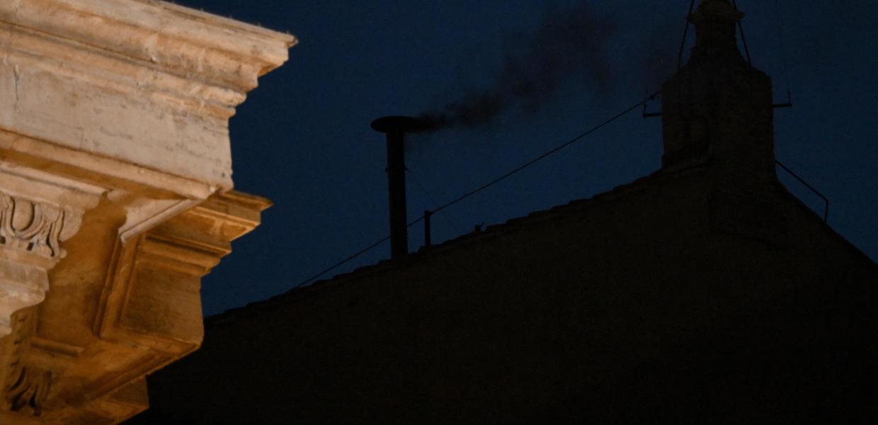 Μαύρος καπνός στο Βατικανό