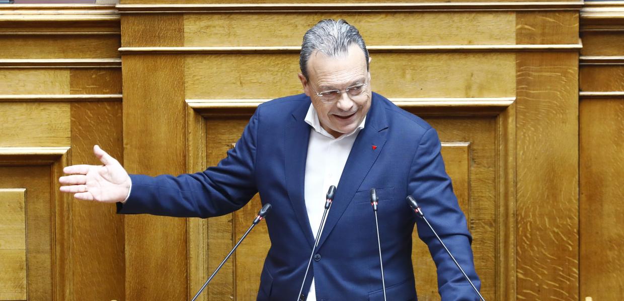 Ο Σωκράτης Φάμελλος στο βήμα της Βουλής