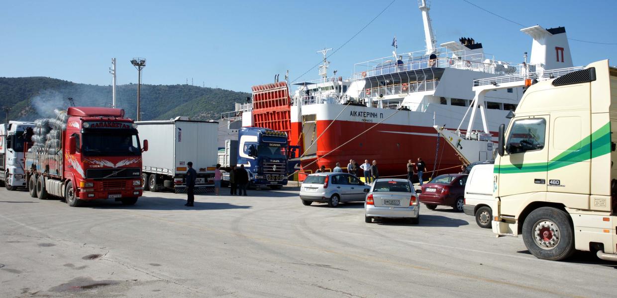 ΦΟΡΤΗΓΑ ΛΙΜΑΝΙ ΠΛΟΙΟ
