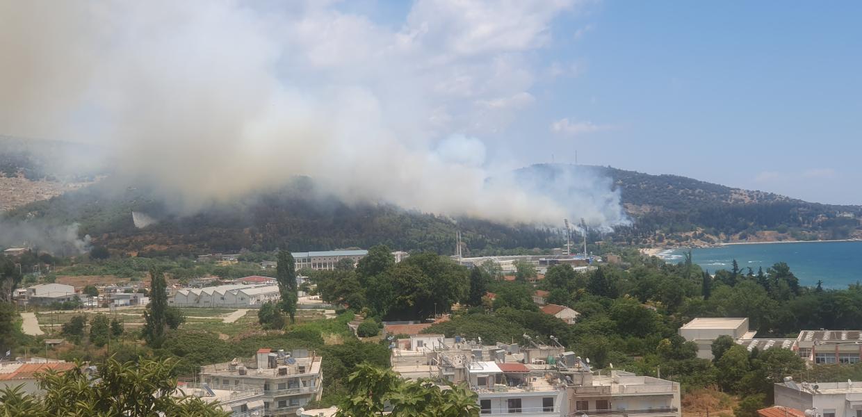 Φωτιά στην Άσπρη Άμμο Καβάλας