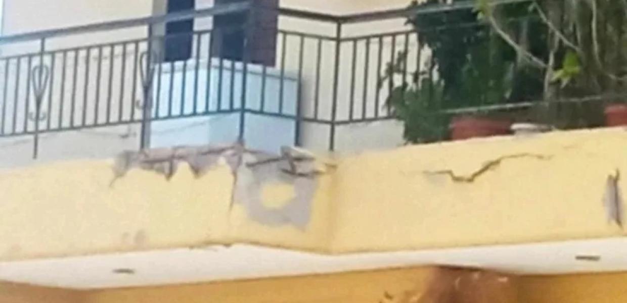 ΣΟΒΑΔΕΣ ΑΠΟ ΜΠΑΛΚΟΝΙ