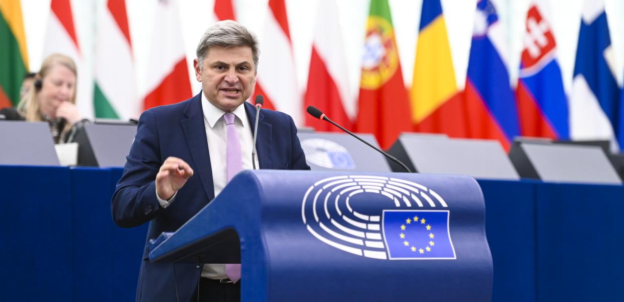 Νικόλας Φαραντούρης