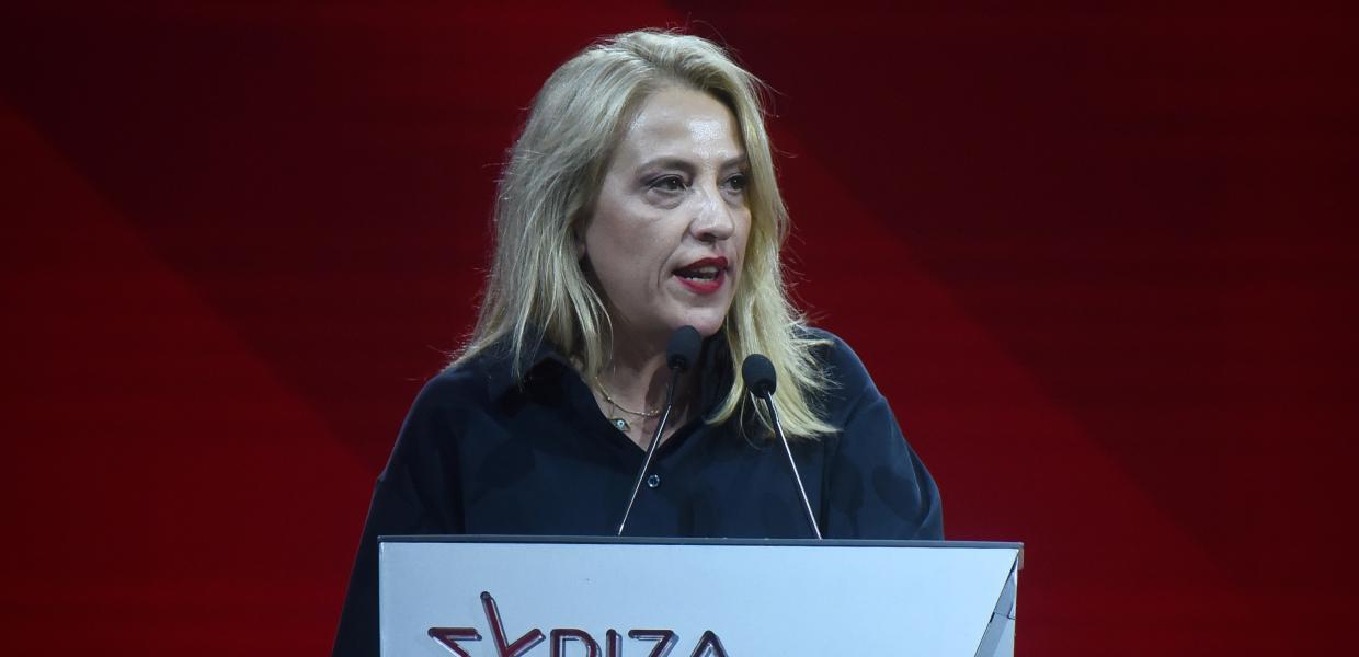 Η Ρένα Δούρου