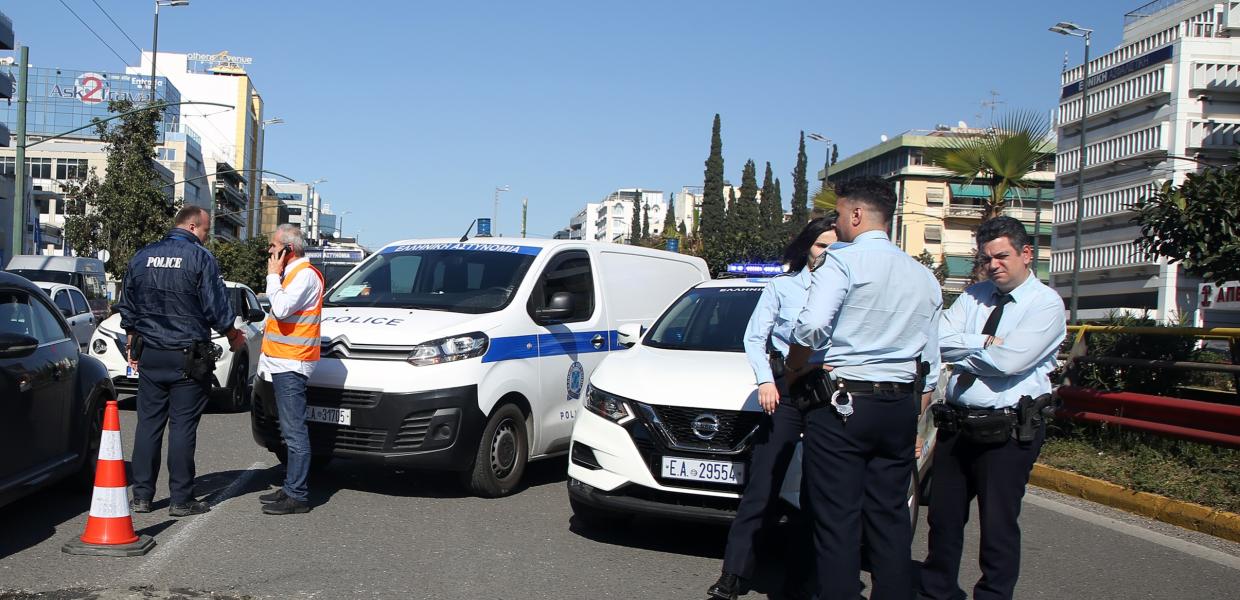 Αστυνομικοί και περιπολικά στη Λ. Συγγρού