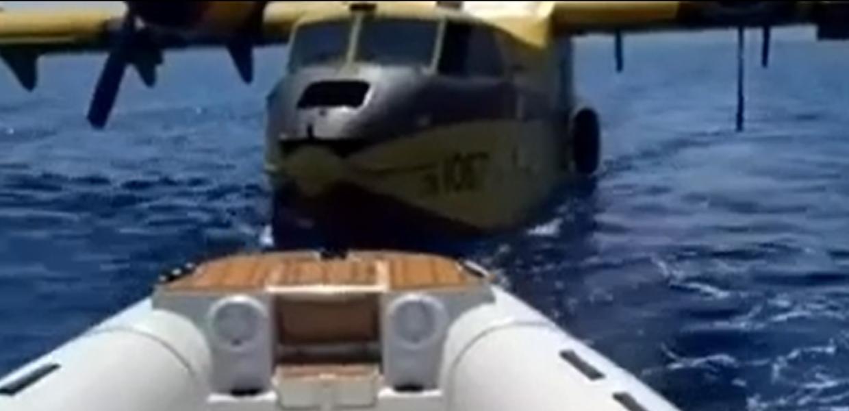 Canadair στη θάλασσα