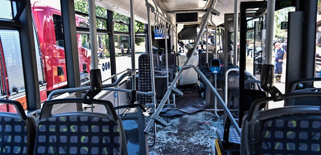 Τροχαίο με λεωφορεία στη Βούλα