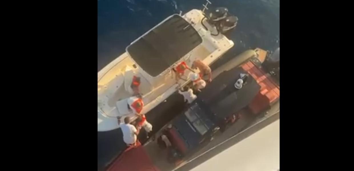 Απομάκρυνση επιβατών από φέρι μποτ στην Εύβοια