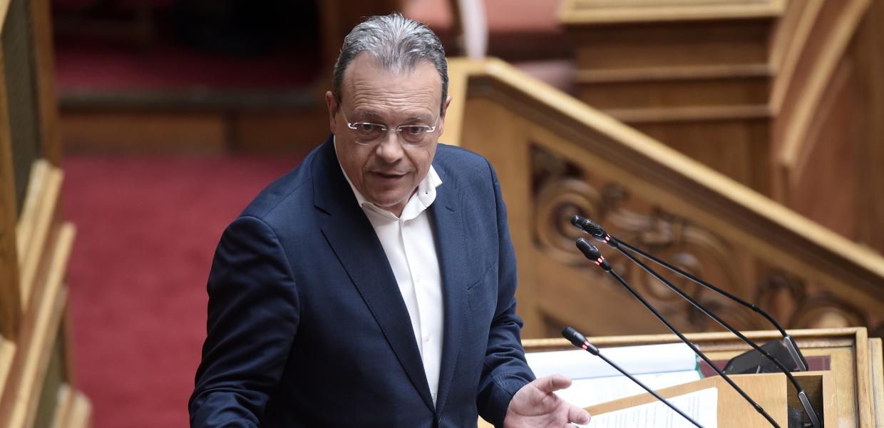 Ο Σωκράτης Φάμελλος στο βήμα της Βουλής