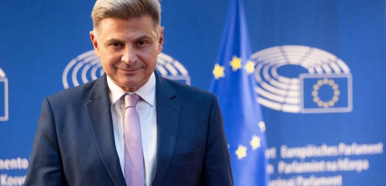 ΦΑΡΑΝΤΟΥΡΗΣ