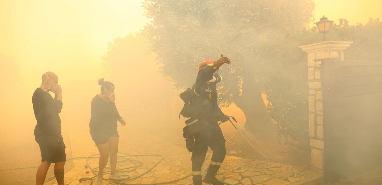 Φωτιά στην Κερατέα