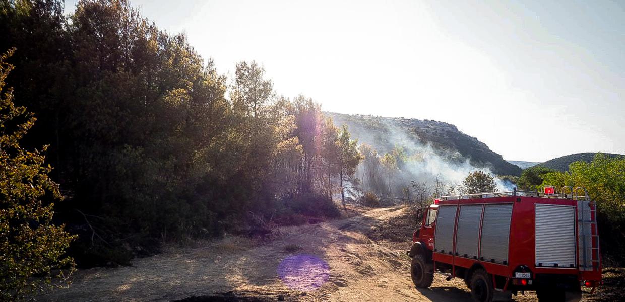 Πυροσβεστικό όχημα σε κατάσβεση φωτιάς