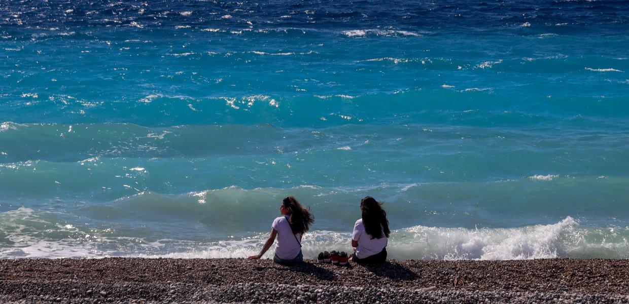 καιρός καλοκαίρι παραλία θάλασσα άνεμος κύματα μελτέμι